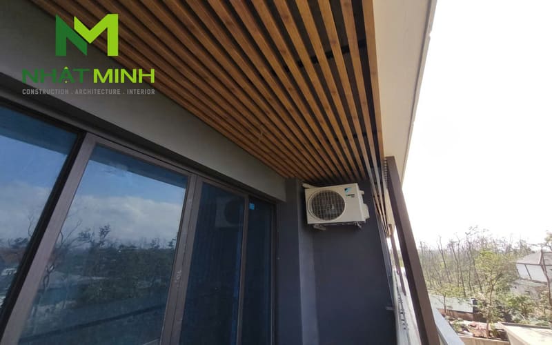 Thi công lam chắn nắng gỗ nhựa, trần nhôm Austrong dự án Hanvet Hotel