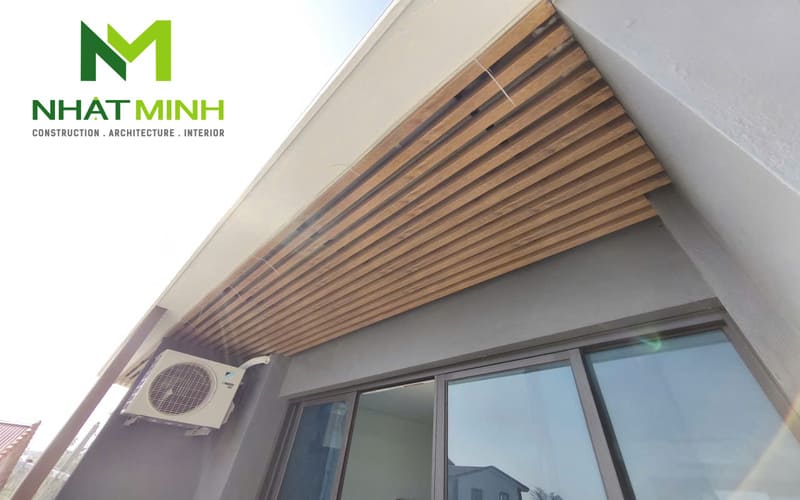 Thi công lam chắn nắng gỗ nhựa, trần nhôm Austrong dự án Hanvet Hotel