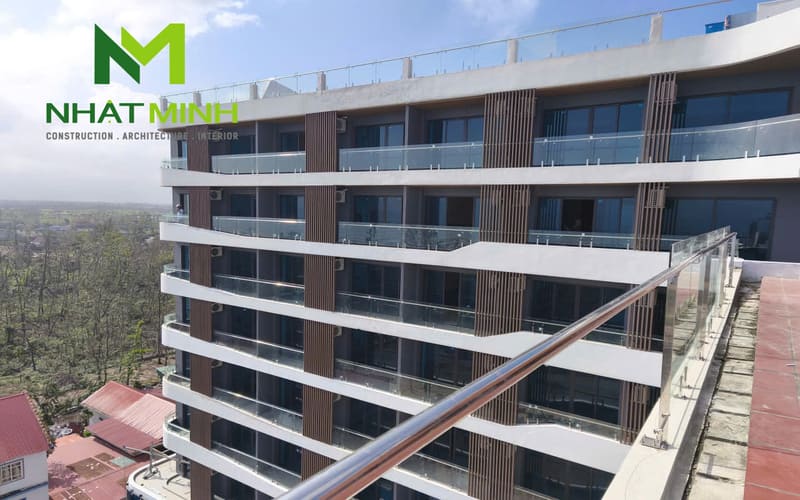 Thi công lam chắn nắng gỗ nhựa, trần nhôm Austrong dự án Hanvet Hotel