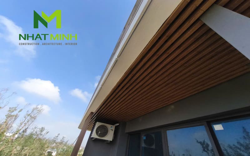 Thi công lam chắn nắng gỗ nhựa, trần nhôm Austrong dự án Hanvet Hotel