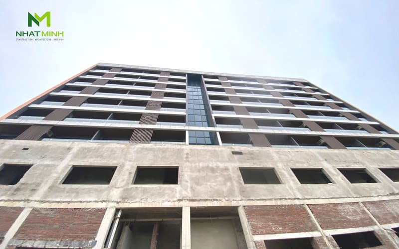 Thi công lam chắn nắng gỗ nhựa, trần nhôm Austrong dự án Hanvet Hotel