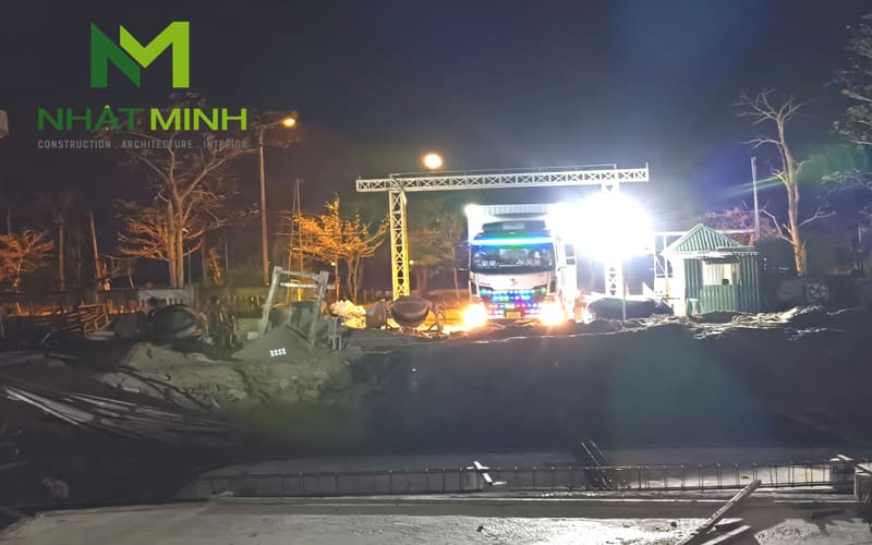 Thi công lam chắn nắng gỗ nhựa, trần nhôm Austrong dự án Hanvet Hotel