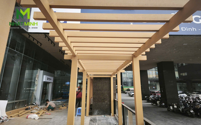 Thi công giàn lam gỗ nhựa ngoài trời cho Flow Haus Coffee, Hà Nội